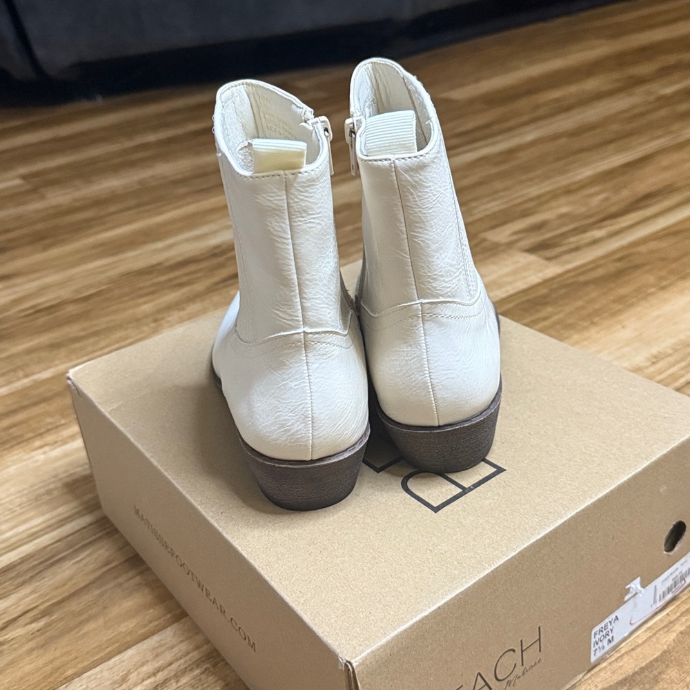 Beach by Matisse Freya Ivory Ankle Boots Size 7.5 NWT Western Block Heel - Picture 6 of 8